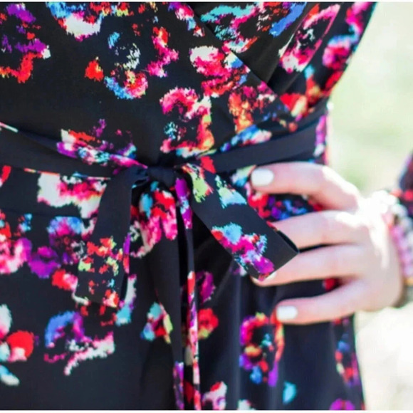 Yumi Kim Carla Wrap Dress Mini Long Sleeve Floral Butterfly Black Size Medium - Picture 9 of 12